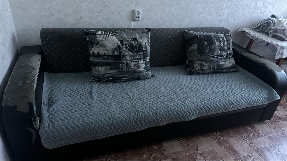 Диван недорого продам