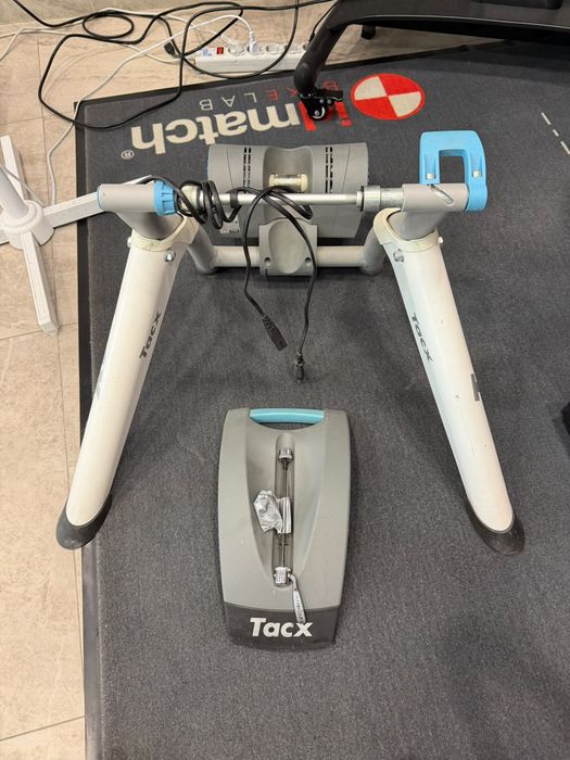 Велостанок Tacx Flow Smart