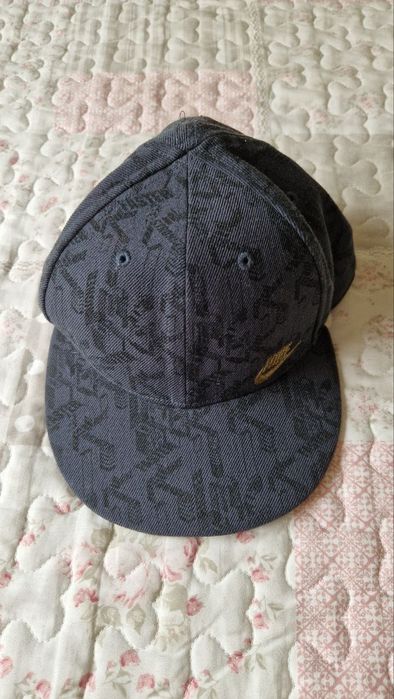 Шапка Nike с права козирка