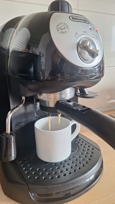 Espressor manual De'Longhi , 15 bari, 1 l