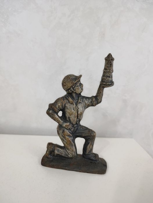 Statueta  fonta miner