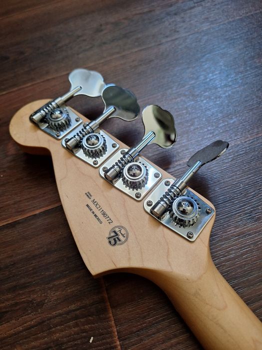 Бас китара Fender Special Edition Mustang Bass PJ  Buttercream