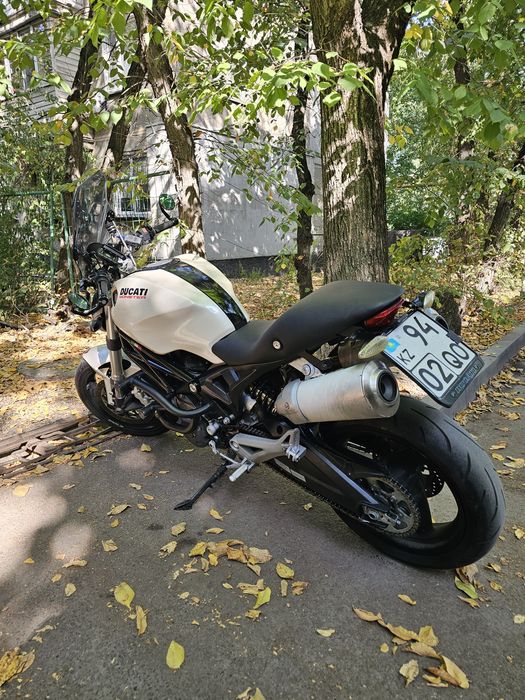 Мотоцикл Ducati Monster 696