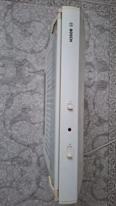 Продам кухонную вытяжку BOSCH