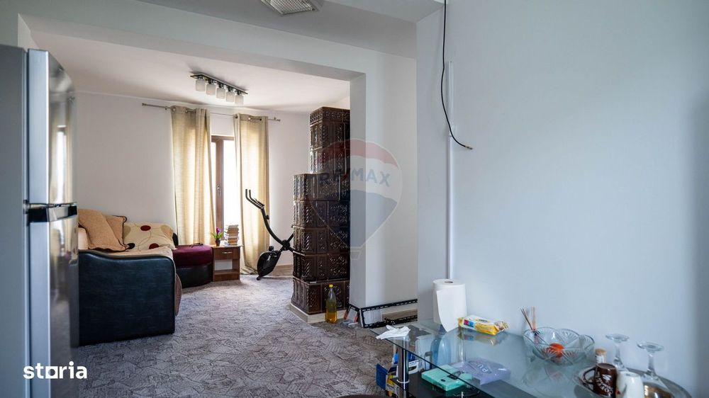 Vanzare vila si spațiu comercial, gradina si garaj-zona Corbii Mari