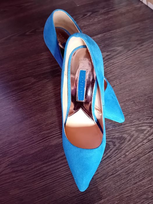 Pantofi stiletto