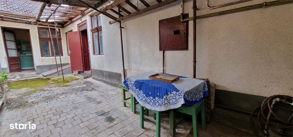 Resita Casa Singur in Curte Zona Muncitoresc