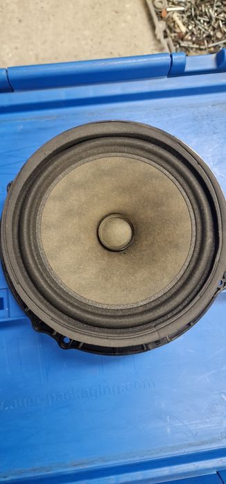 Subwoofer,amplificator, incinta de 12",difuzoare