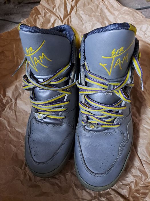 Adidași gheata de vinzare