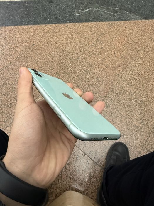 iPhone 11 64 гб.