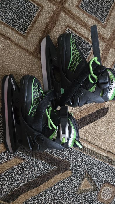 Crivit patine reglabile 29-33