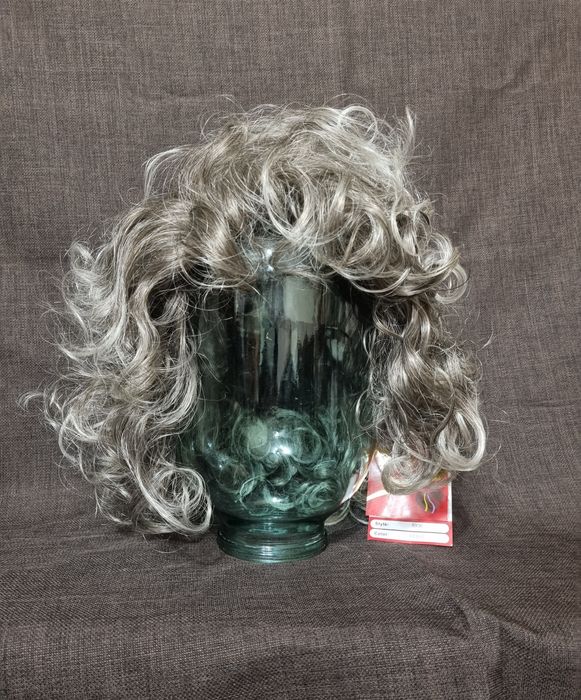 Продам парик новый