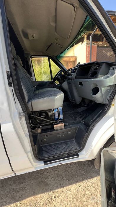 Ford transit sotiladi