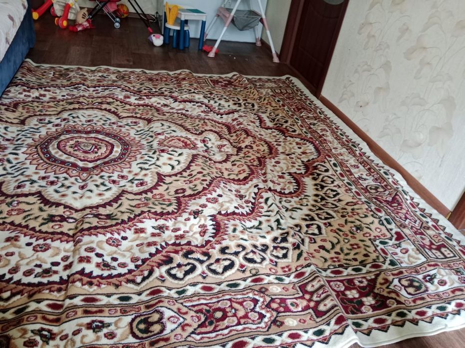 Продается ковер 2.5х3.5