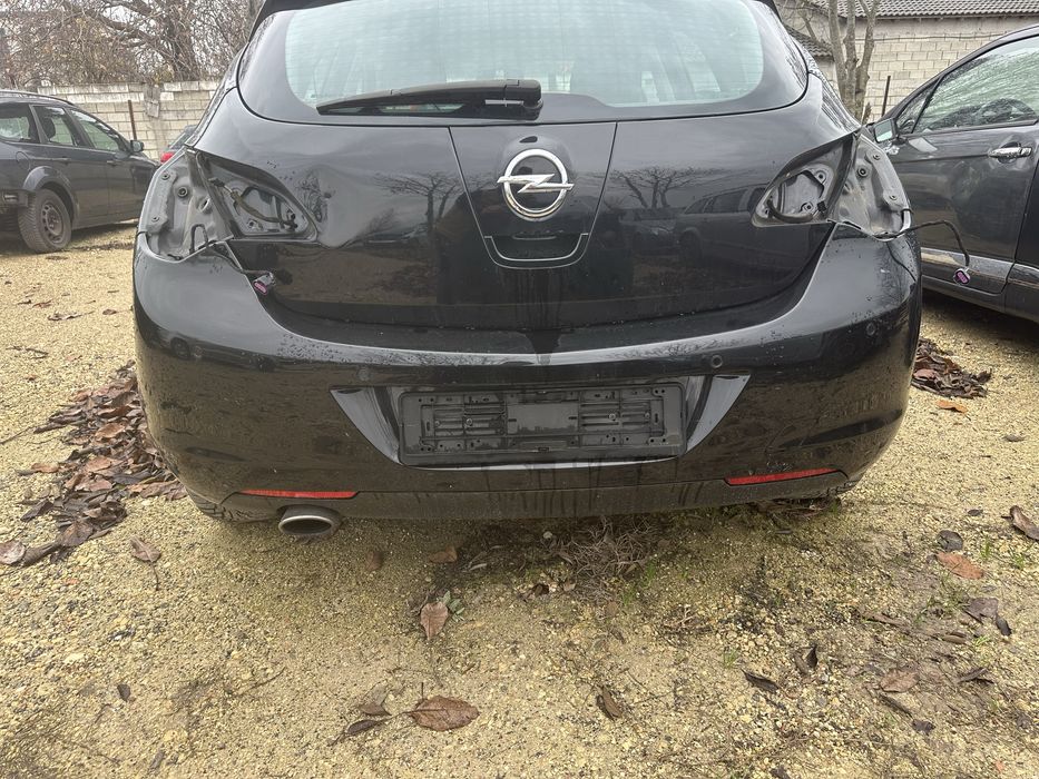 Врата/Врати десни за Опел Астра J хечбег!