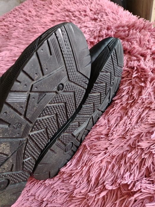 Продам кроссовки мужские