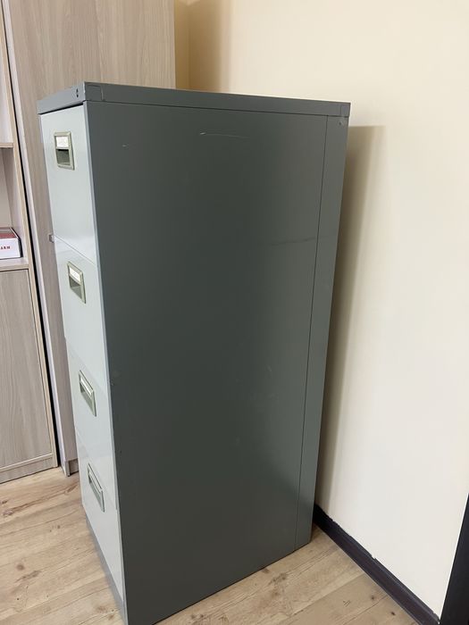 Металлический шкаф