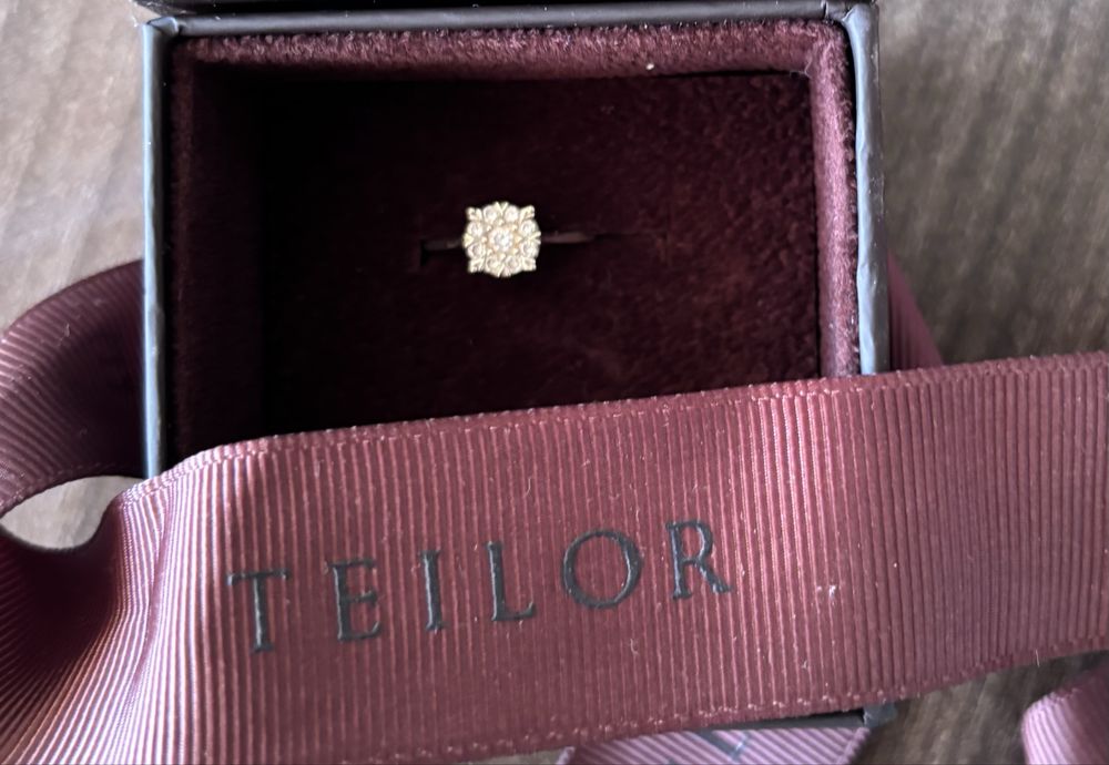 Златен пръстен с диамант Tailor