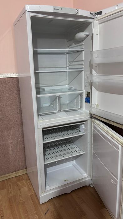 Продам холодильник