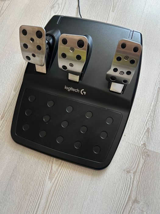 Продава се волан logitech g 29