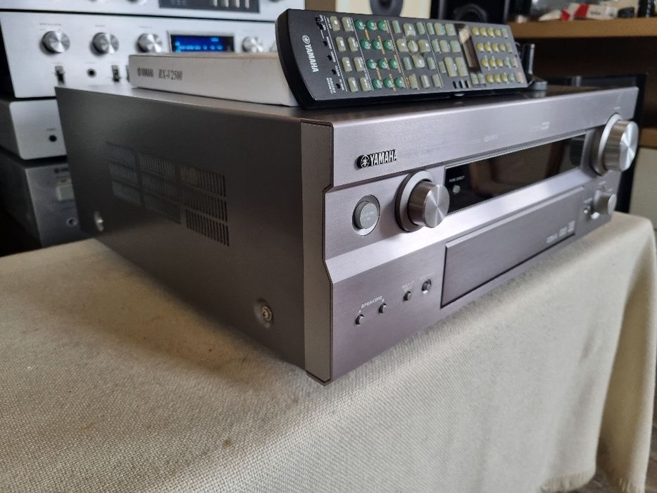 Yamaha RX-V2500. 7.1. 130 watts/canal. Impecabil