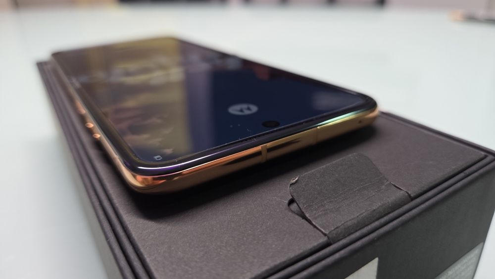 Vand Motorola razr 50 ultra Mocha Mousse