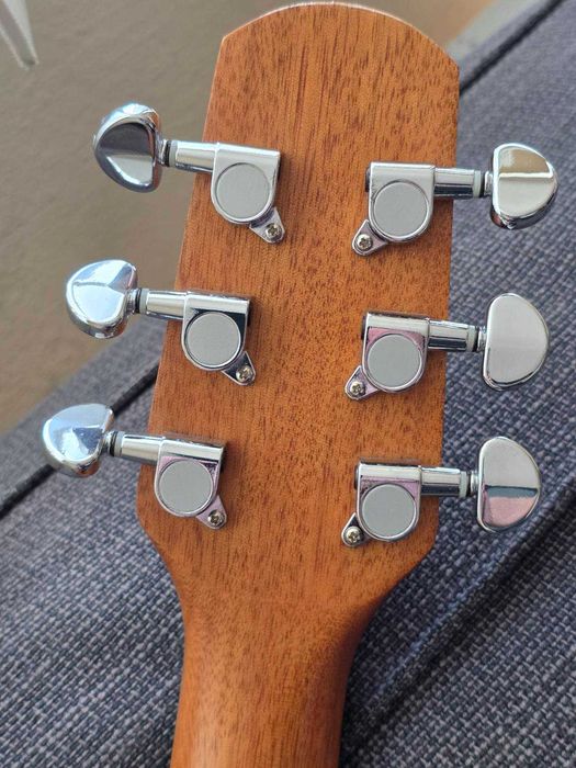 Акустична китара Walden Natura G570CE