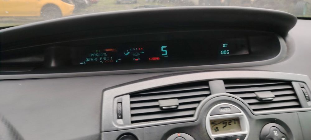 Продавам Рено Сценик 1.9 на Части!!!