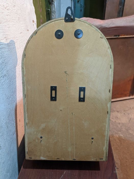 Настенные часы с боем.