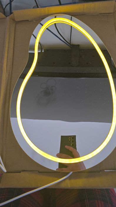 Oglinda cu banda led