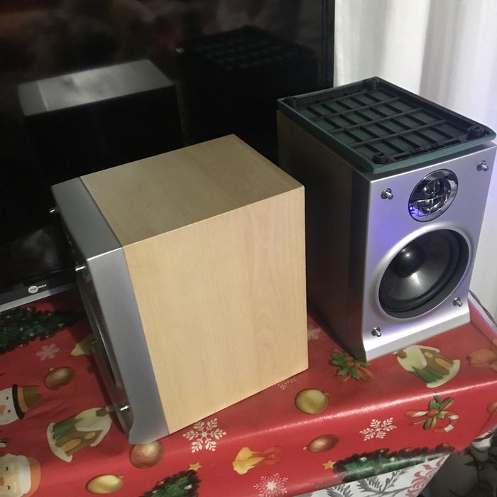 Boxe superbe aiwa