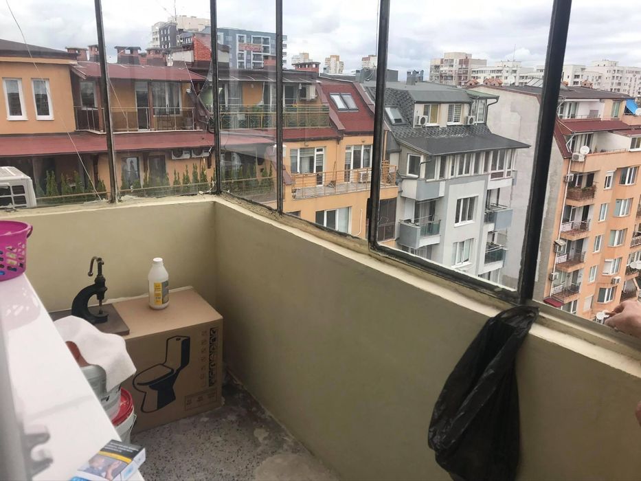 Двустаен апартамент в ж.к. Света Троица.