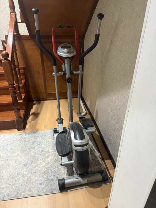 Продам эллиптический тренажер