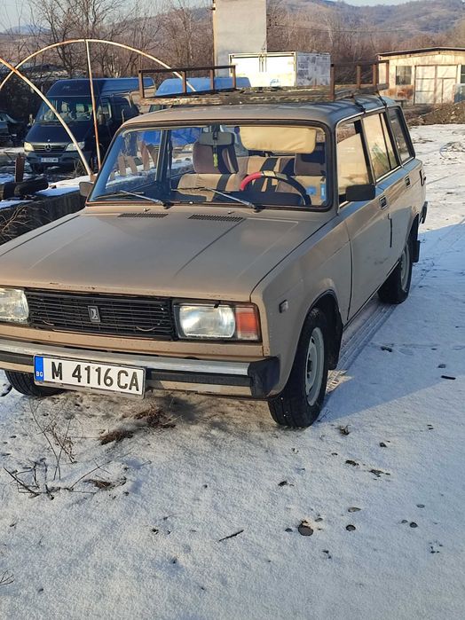 Продавам ВАЗ 2104
