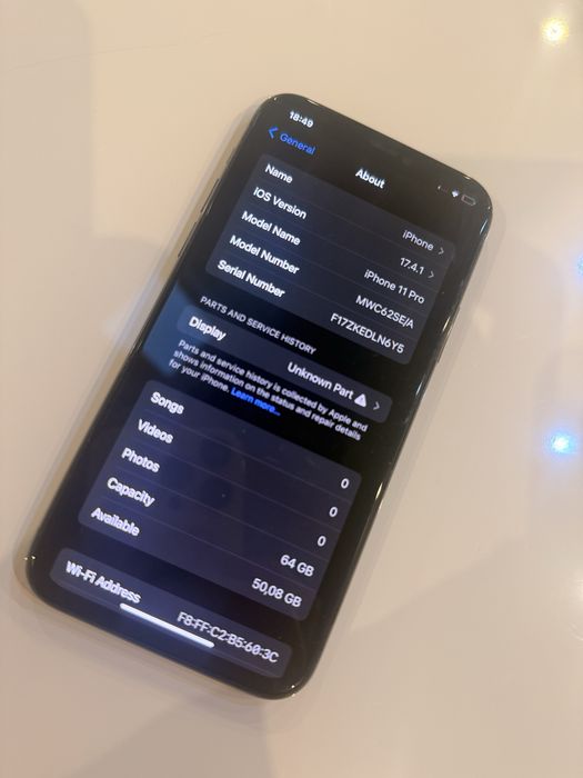 Iphone 11 pro 83% baterie
