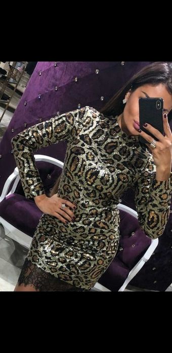 Леопардовые платье в пайетку