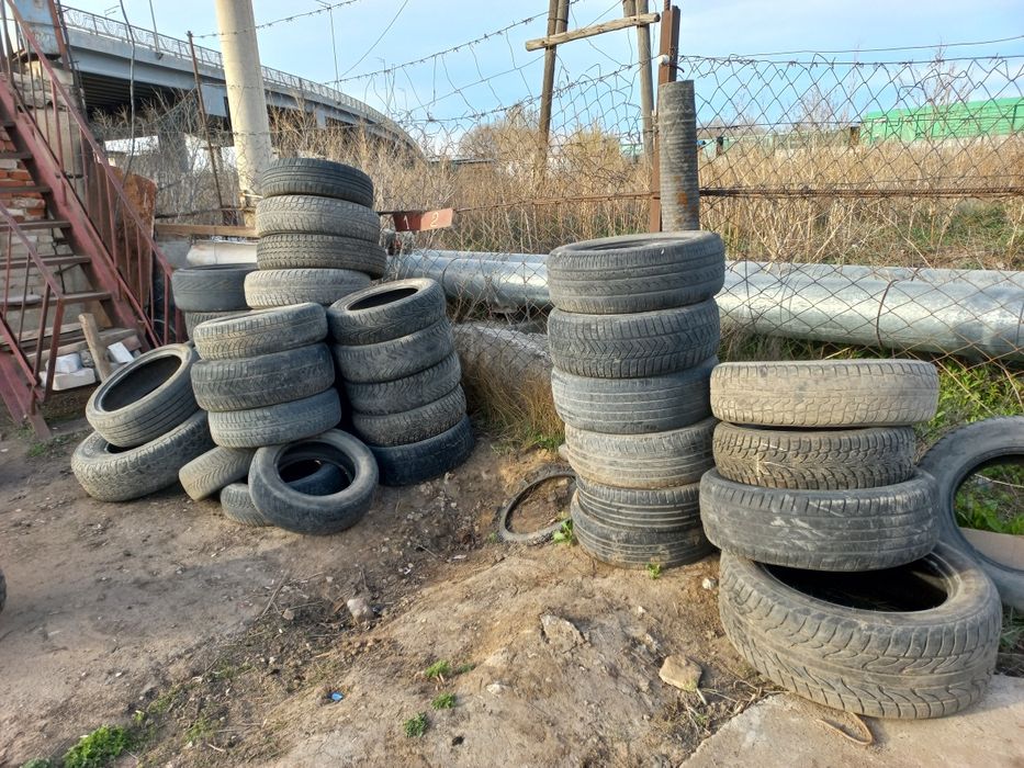 Шины отдам даром!