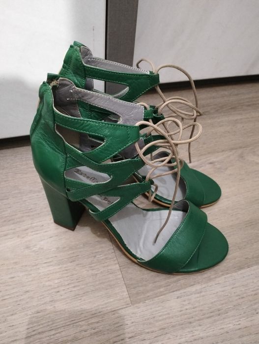 Sandale  Estella Blue din piele naturala, purtate o singură dată,culoare verde,mărimea 37