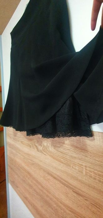 Vand fusta zara neagra, cu dantela