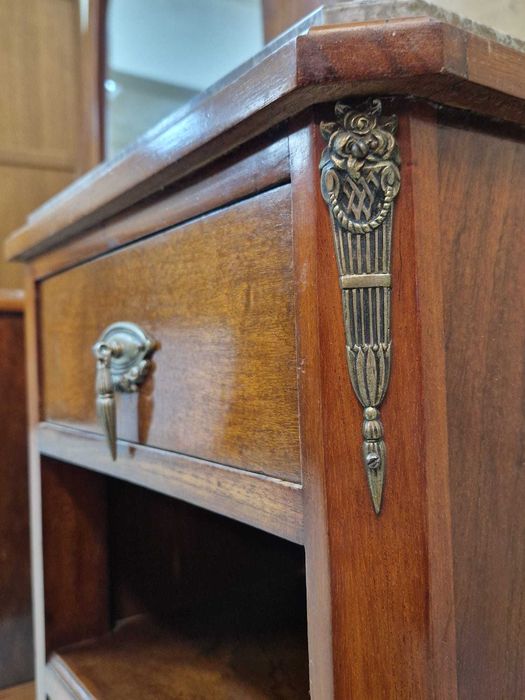 Тоалетка с овално огледало и мрамор - френски Арт Деко шик