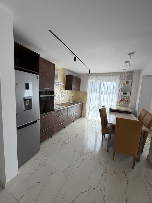 Apartament spațios de închiriat cu 3 dormitoare – Cartierul Unirii (zona nouă)
