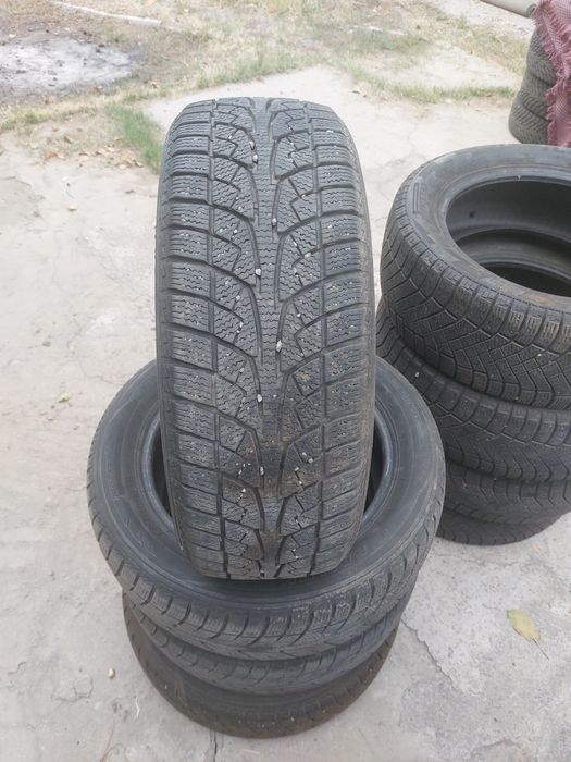 Продам комплект зимних шин