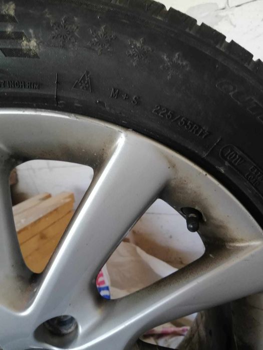 Jante Volvo + Cauciucuri M+S 225/55/R17 2000 RON // Caransebeș