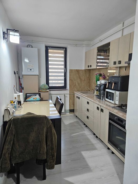 Apartament, 3 camere, etajul 1,STOMATOLOGIE/ ROTONDA