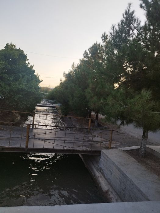 Bektemirda 2 sotix yarim tayyor yer