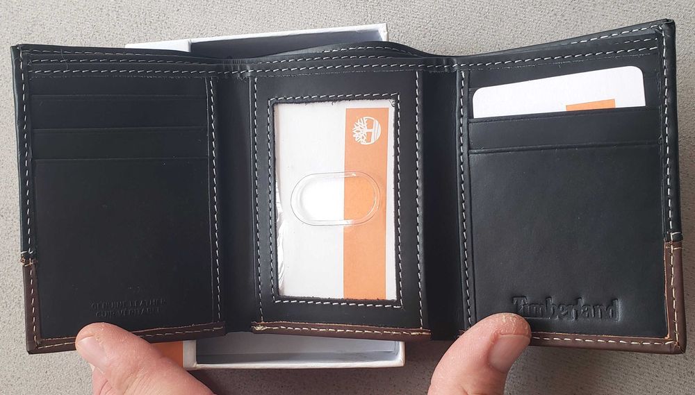 Нов, мъжки портфейл Timberland.