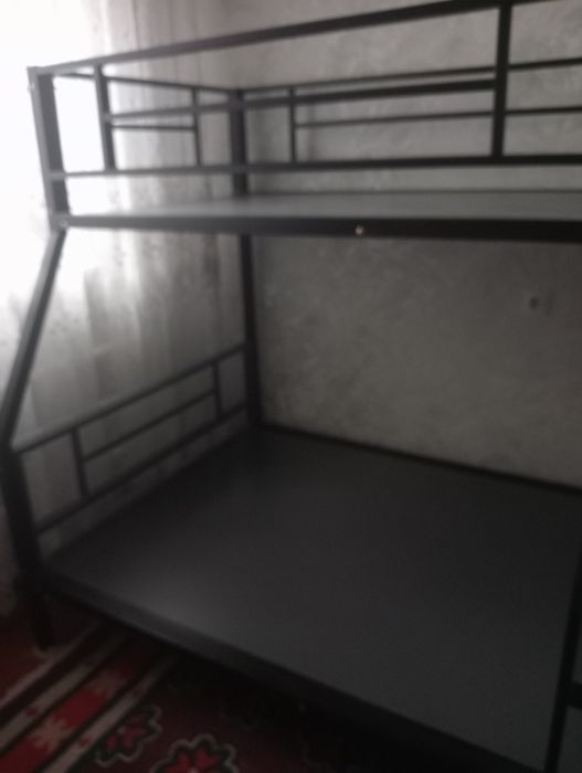 Срочно Продается кровать этажерка