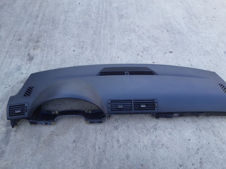 Plansa bord culoare neagra audi a4 b6 / audi a4 b7 volan stanga Europa