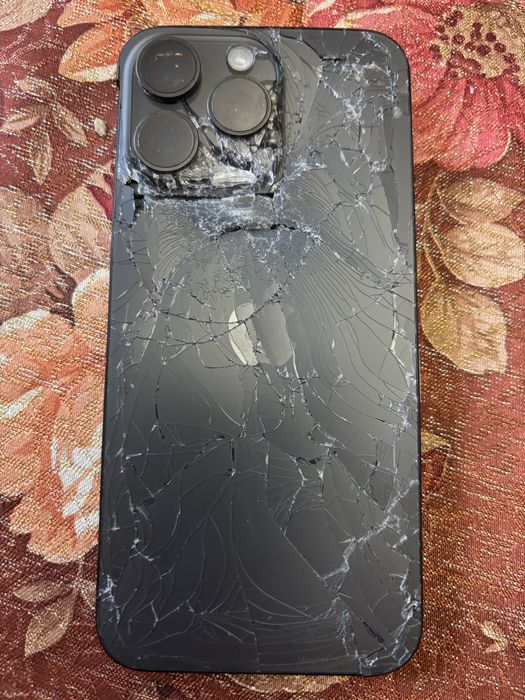 Айфон 15 про макс.