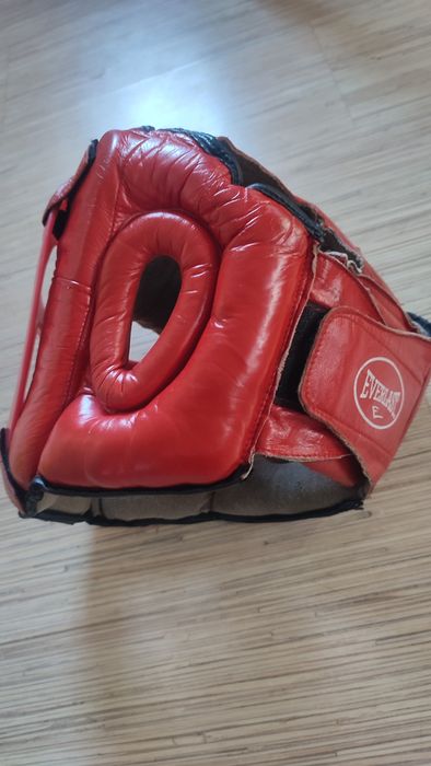 Продам шлем для каратэ Everlast